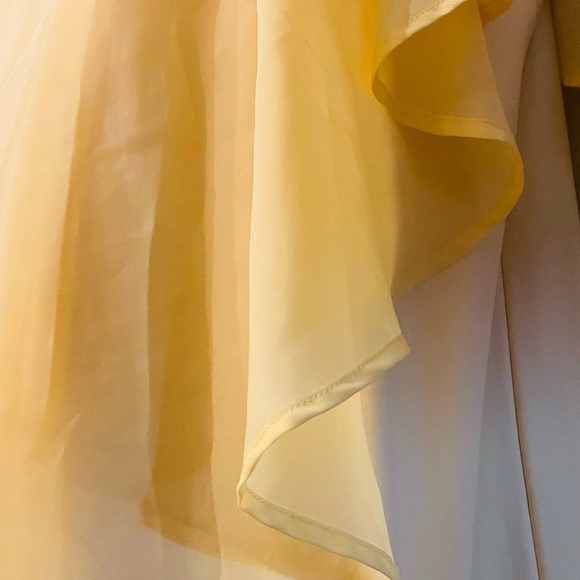 Yellow Sleeveless Draped Dress - Picture 3 of 3